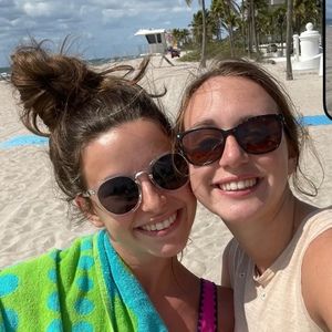 Meet your Posher, Chloe